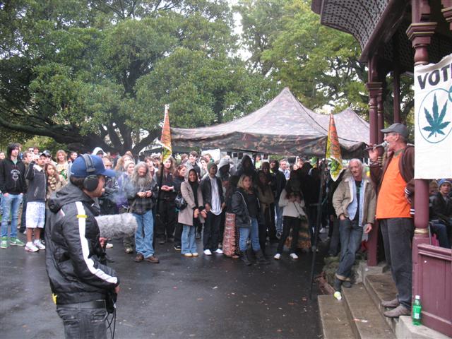 Auckland J Day 2009: Dakta Green addressing the crowd